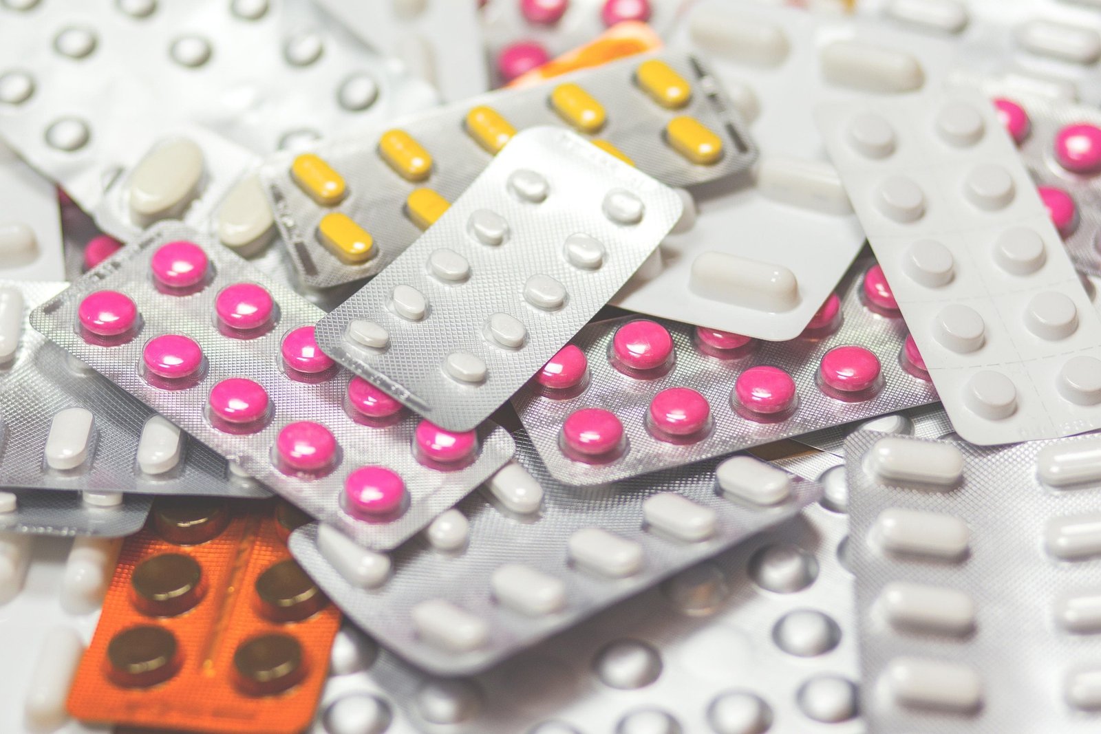 Pharmaceutical contract manufacturer distributor exporter India NavXport
